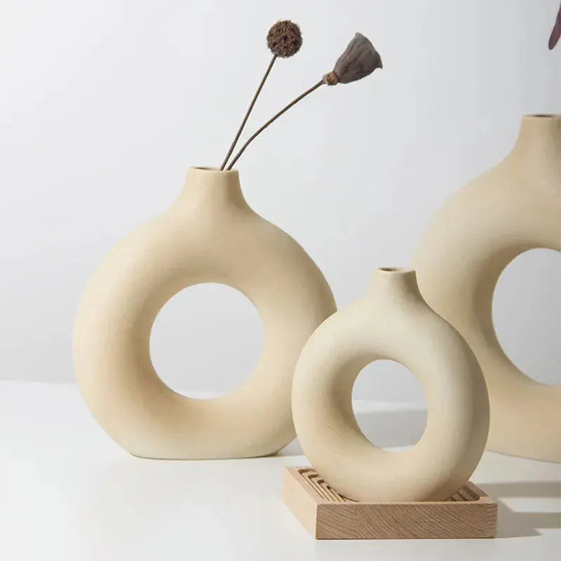 Circular Hollow Ceramic Vase theluxeloft