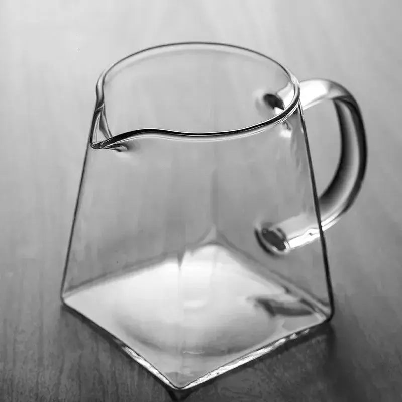 Heat-Resistant Clear Glass Tea Pitcher theluxeloft